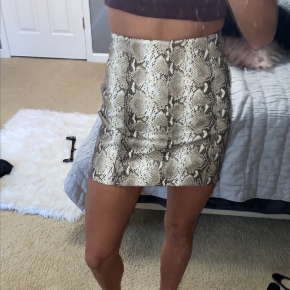 leather snakeskin skirt
